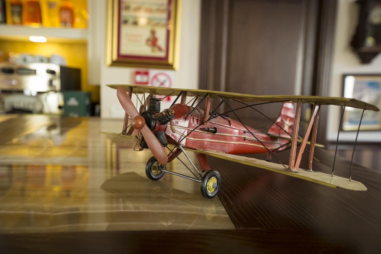 Hotel Aviator Boutique Otopeni Ngoại thất bức ảnh
